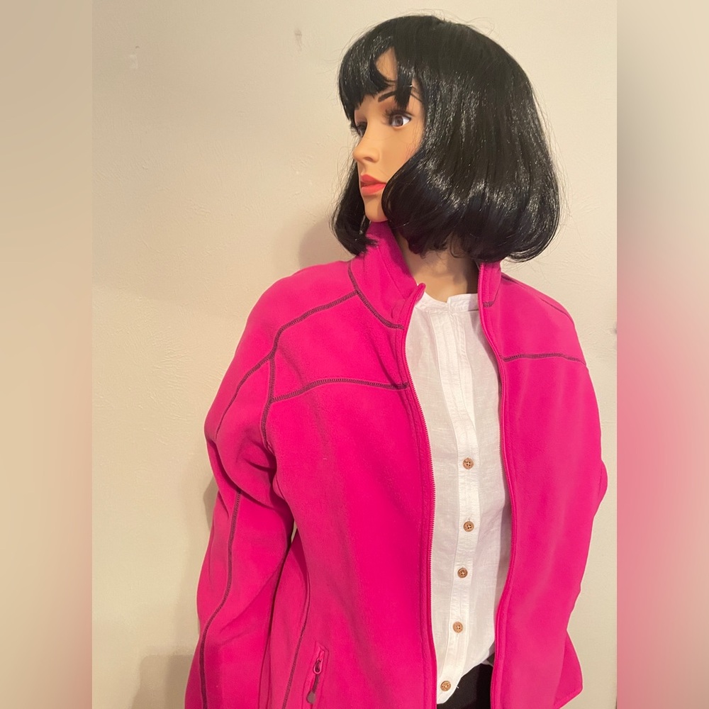 GUIDE SERIES Hot Pink jacket. Totally cute, with deep zip pockets Size M (304)